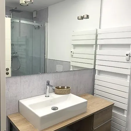 21114 Apartment *