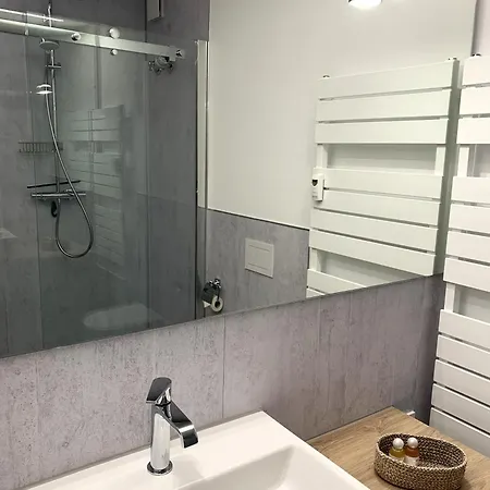 Apartment 21114